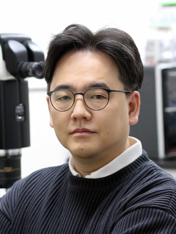 성동훈부교수 사진